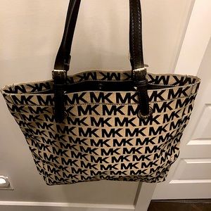 Micheal kors purse